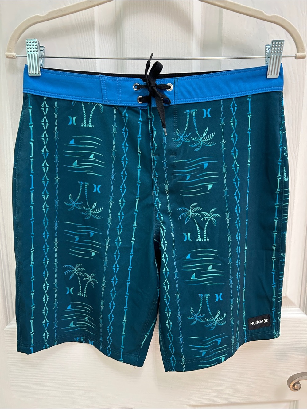 Hurley Boy’s Teal and Blue Palm-Print Board Shorts | size 14/ 27